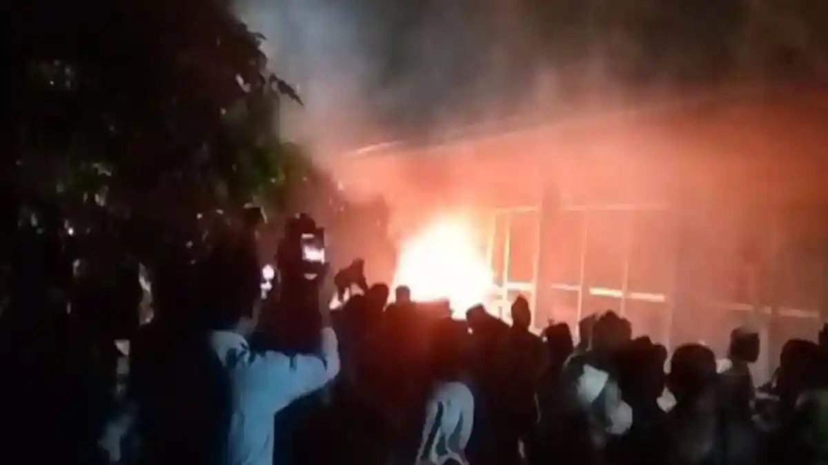 Water Park di Kangean Sumenep Dibakar Massa Usai Penangkapan 7 Nelayan
