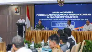 Sekda-NTB-Abul-Chair-membuka-Rakor-percepatan-operasionalisasi-KDKMP.jpg