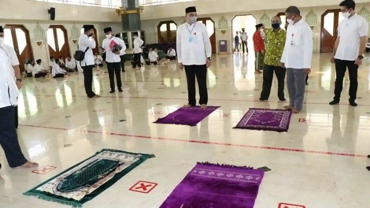 Pemerintah Memperbolehkan Salat Tarawih dan Idulfitri, Apa Saja Syaratnya?
