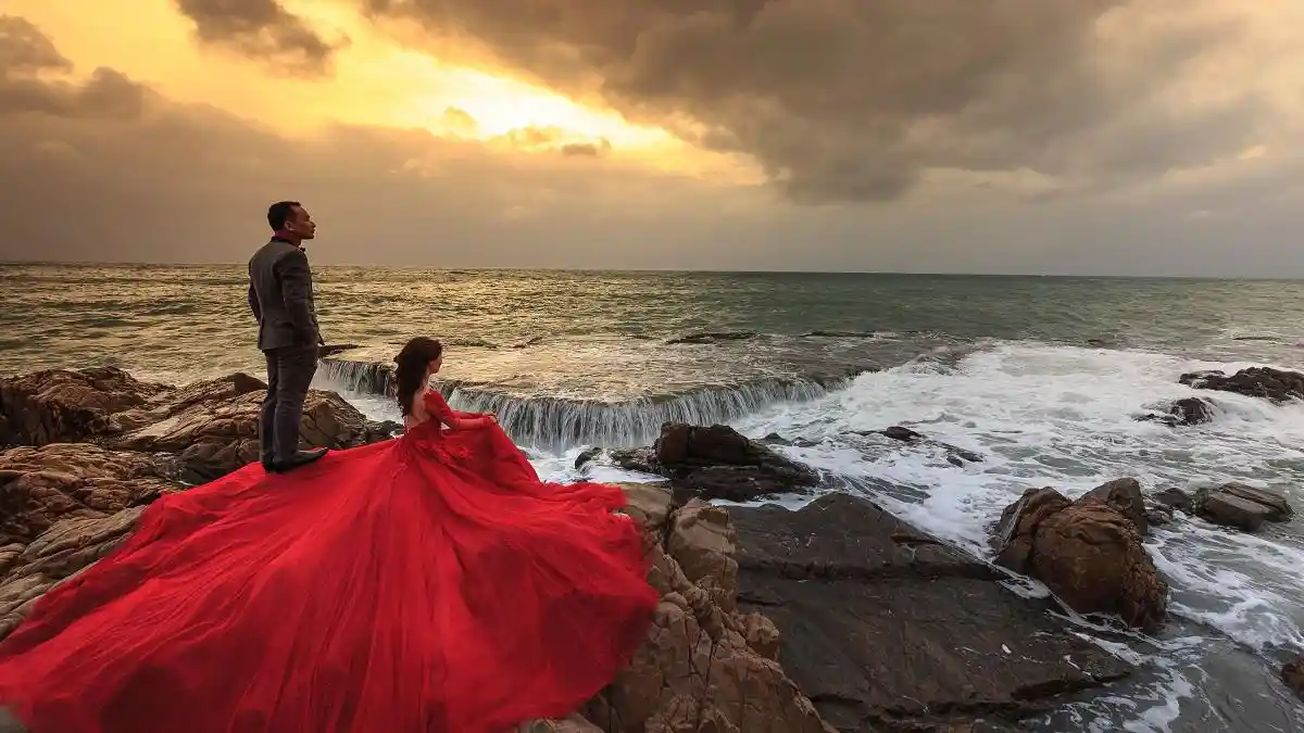 ARTI MIMPI Memakai Gaun Cantik Berwarna Merah, Pertanda Percintaan yang Romantis
