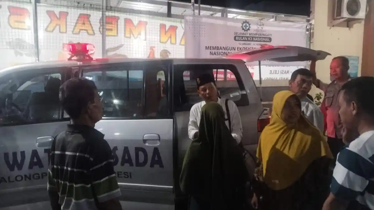 Hendak Cari Takjil untuk Berbuka Puasa, Lansia di Gresik Tewas Ditabrak Motor saat Menyebrang