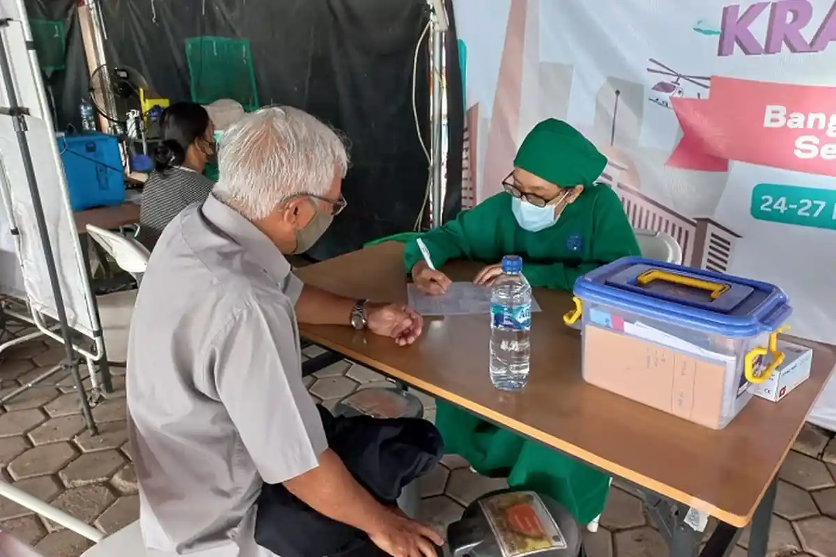 VAKSINASI Covid-19 10 Desember 2022: I: 203.824.317, II: 174.435.014, III: 67.492.427, IV: 1.013.723