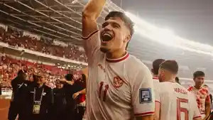 Pemain-Timnas-Indonesia-Ragnar-Oratmangoen.jpg