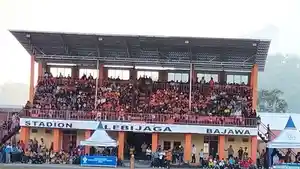 Stadion-Lebi-Jaga-di-Kota-Bajawa-dipadati-penonton.jpg