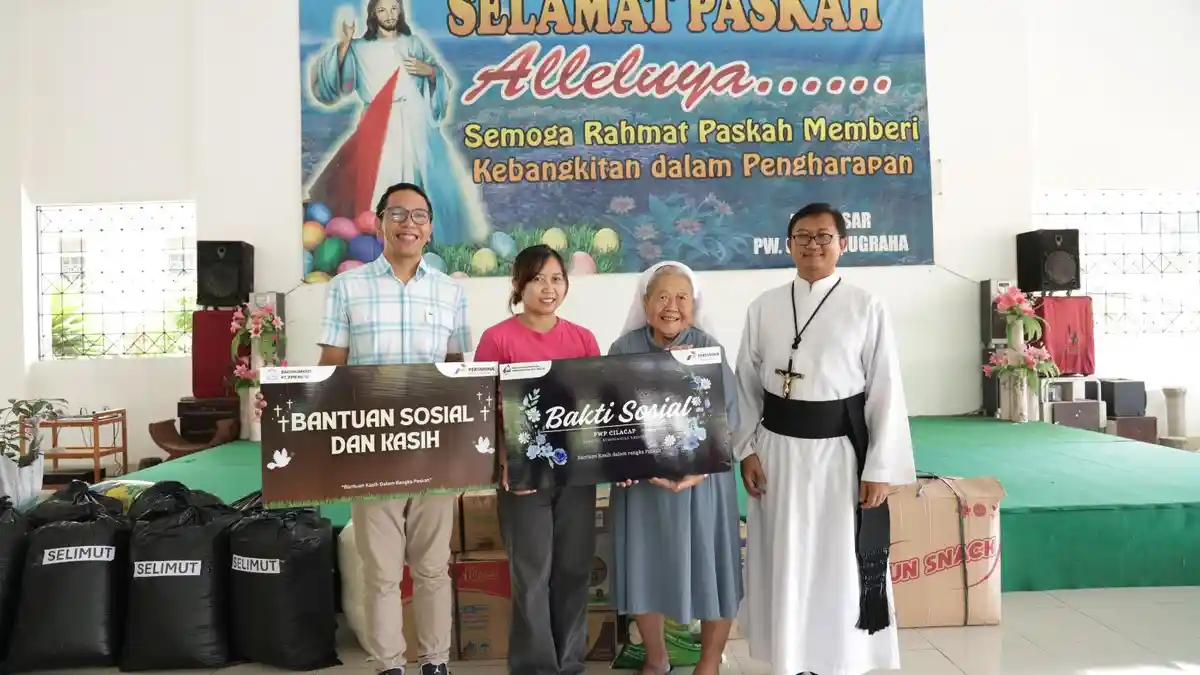 Hangatnya Paskah, Bakor Umkris dan PWK RU IV Cilacap Berbagi Kasih Opa-Oma