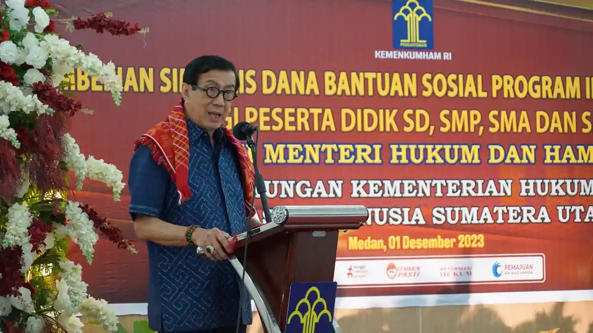 Menkumham Yasonna Serahkan Bantuan Dana Pendidikan PIP untuk Peserta Didik di Sumut