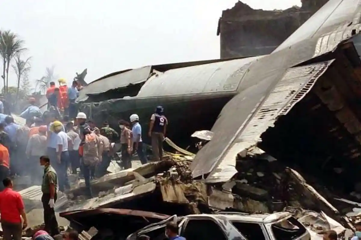 Pesawat Hercules Bawa 12 Kru dari Lanud Abdulrachman Saleh