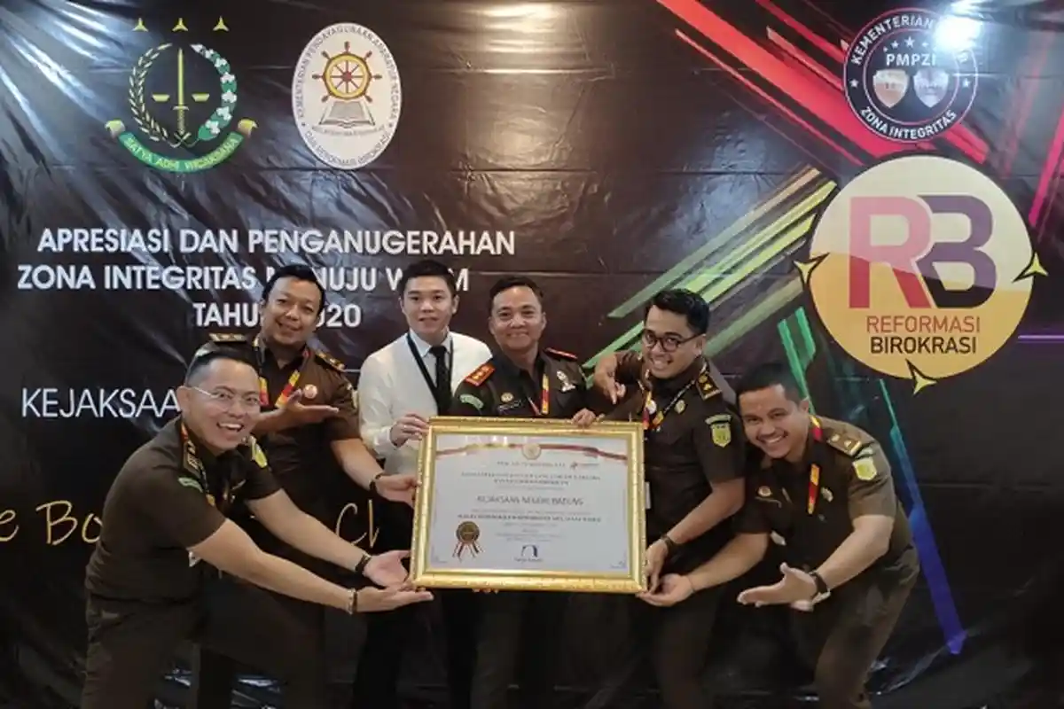 Kejari Badung Raih Predikat Wilayah Birokrasi Bersih Melayani Tahun 2020