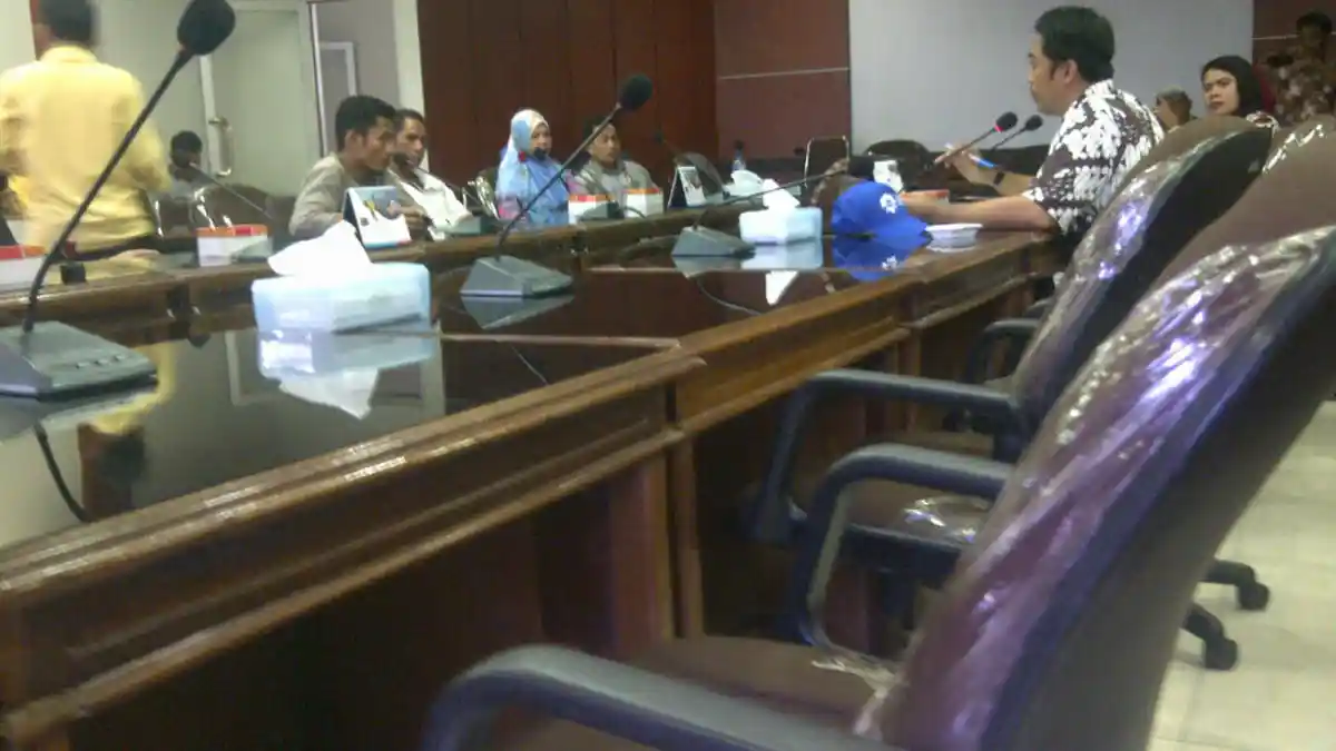 Hanya Satu Orang Pimpinan DPRD Belitung Hadir, Audiensi Xtream - BAR Setelah Dibuka Langsung Ditutup