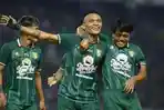 surabaya/Ferdinand-Sinaga-saat-merayakan-gol-di-laga-Persebaya-vs-Bali-United.jpg