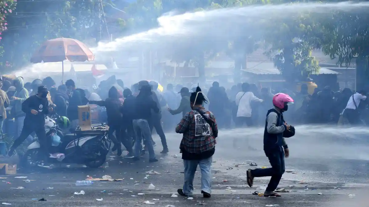 Pandangan Pengamat soal Demo Penolakan UU Cipta Kerja yang Berakhir Ricuh