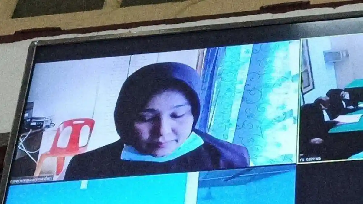 Istri Sekaligus Otak Pembunuhan Hakim Jamaluddin Menangis saat Mendengarkan Tuntutan Jaksa