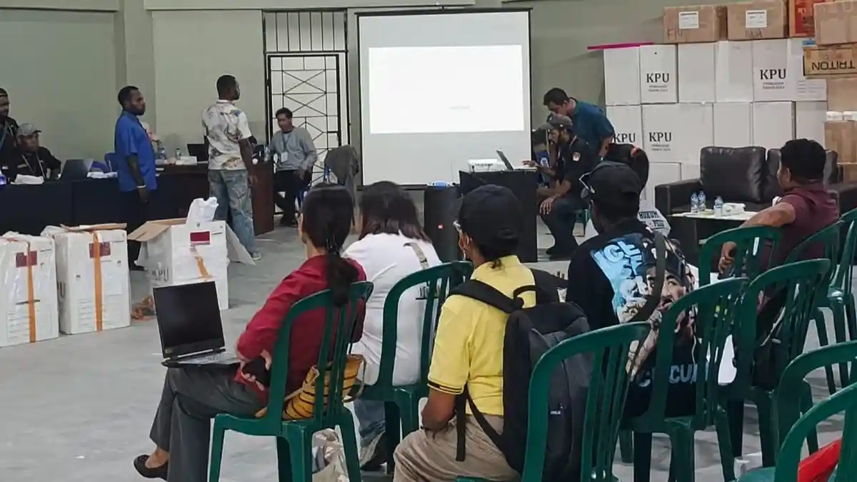 Rapat Pleno Perolehan Suara Pilkada Kabupaten Mimika 2024 di Distrik Mimika Baru Molor Berjam-jam