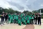 Foto-bersama-kontingen-atlet-disabilitas-Sumut-usai-meraih-medali-di-Peparpenas-XI.jpg