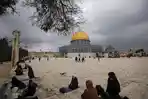 warga-palestina-di-komplek-al-aqsa.jpg