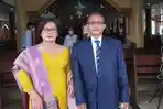 Sintua-MOH-Napitupulu-bersama-Istrinya-Hesti-Mariana-Simanjuntak.jpg