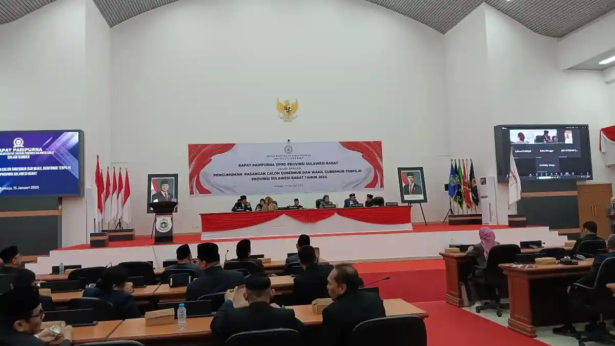 DPRD Sulbar Paripurnakan SDK-JSM Sebagai Gubernur dan Wakil Gubernur Terpilih Periode 2025-2030