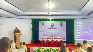 Asisten-II-Setda-Kaimana-Dedi-Djunaidi-Ombaier-memberikan-sambutan.jpg