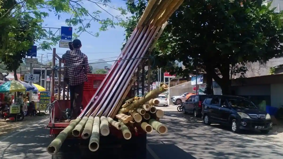 Jelang Pemilu 2024, Pedagang Balok Kayu di Toraja Utara Mulai Panen