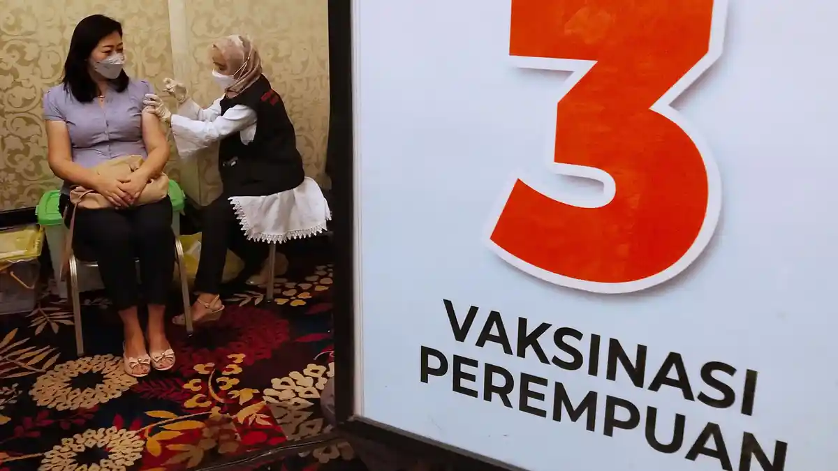 4 Tips Aman Mengantre Saat Vaksinasi Covid-19, Upayakan Jangan Banyak Berbicara
