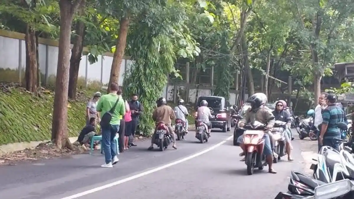 Tukang Bangunan Tewas Dihantam Mobil Pensiunan di Dekat Unnes Semarang