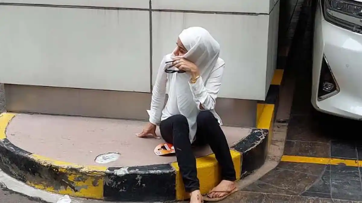 Usai Pemulihan Sakit Tapi Terpaksa Harus Jalan Kaki, Olla Ramlan Ambruk Usai Ikut Kampanye AMIN