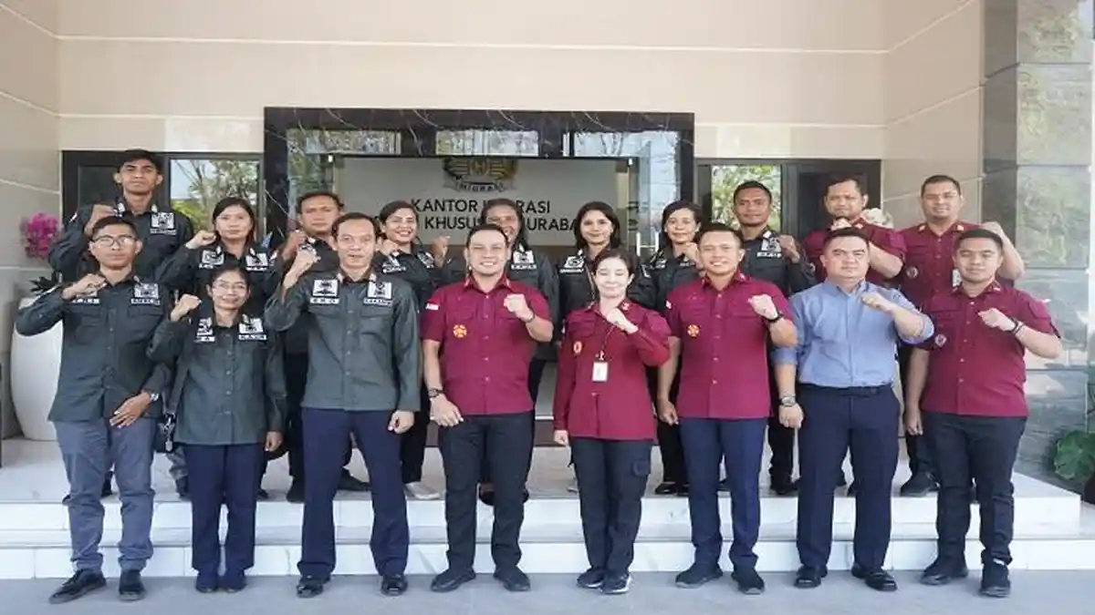 Ini yang Dilakukan Pimpinan dan Staf Kantor Imigrasi Maumere di Surabaya
