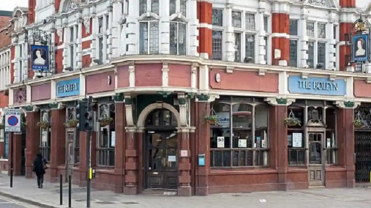 Kepindahan West Ham United Bikin Pemilik Kafe Sedih