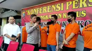 Mengintrogasi-salah-satu-pelaku.jpg