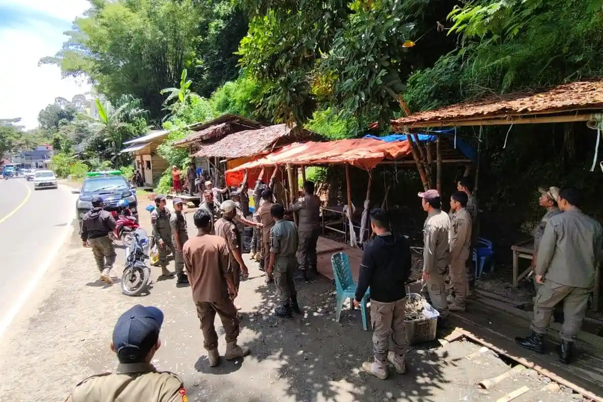 Tertibkan PKL di Jalan Poros Rantepao-Makale, Satpol PP Toraja Utara: Kalau Mau Dagang Dalam Pasar