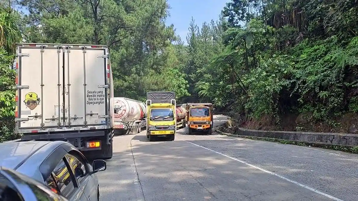 Polres Solok Batasi Operasional Angkutan Barang di Jalur Padang-Solok Saat Mudik Lebaran