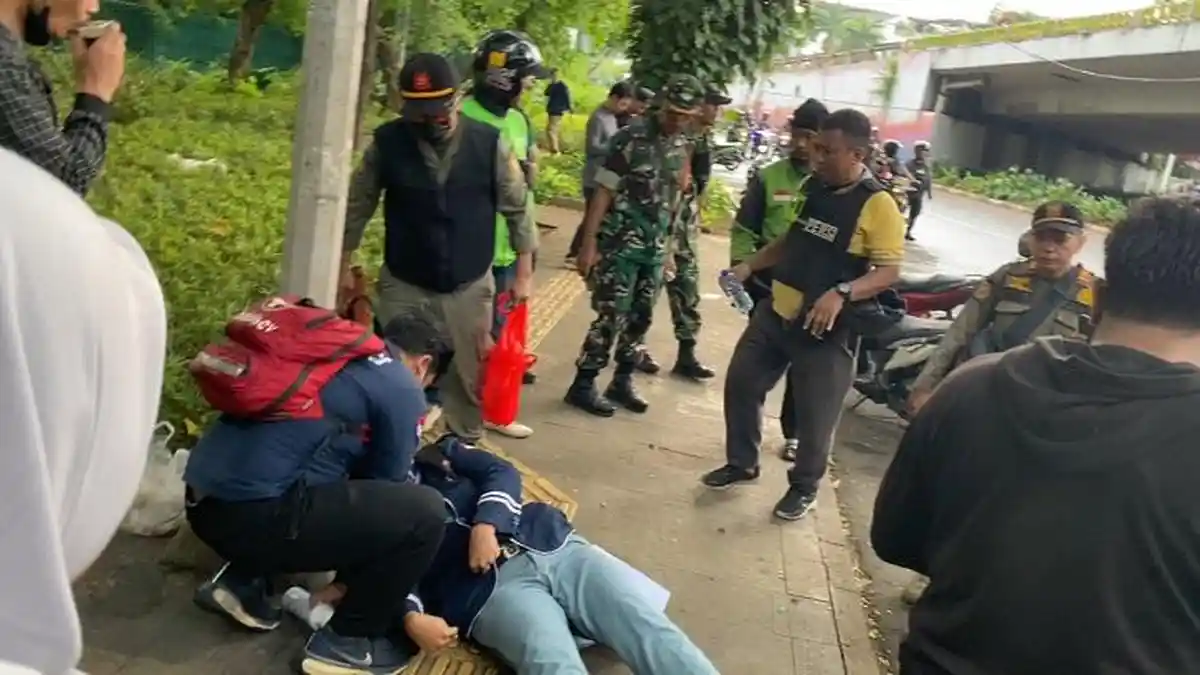 Pelajar Alami Kejang-kejang Setelah Ditinggal Teman dan Terjatuh Saat Demo di DPR Ricuh