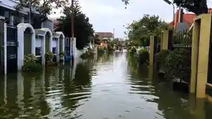 Pemukiman-genangi-banjir-pekalongan.jpg