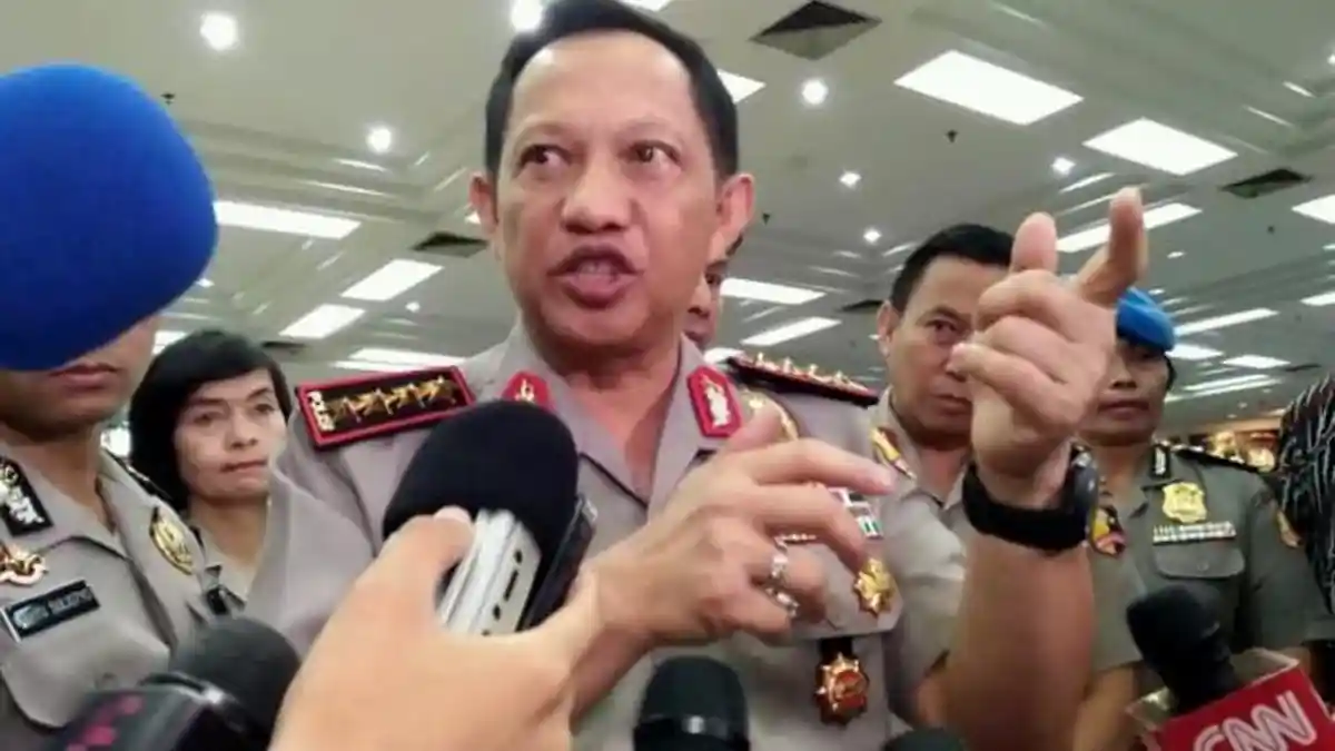 Ada Foto Kapolri Bersanding dengan Tokoh Komunis, Ternyata Hasil Editan Napi