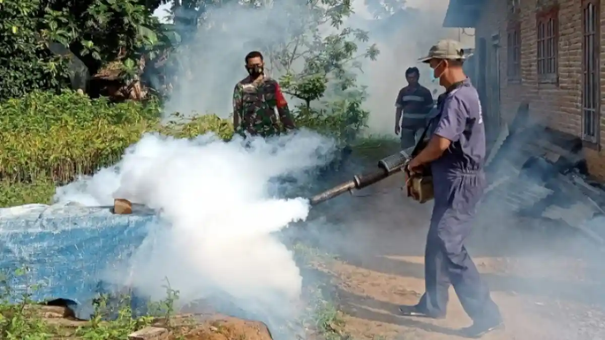 Cegah Penularan DBD, Puskesmas Pekalongan Lampung Timur Fogging Desa Tulus Rejo