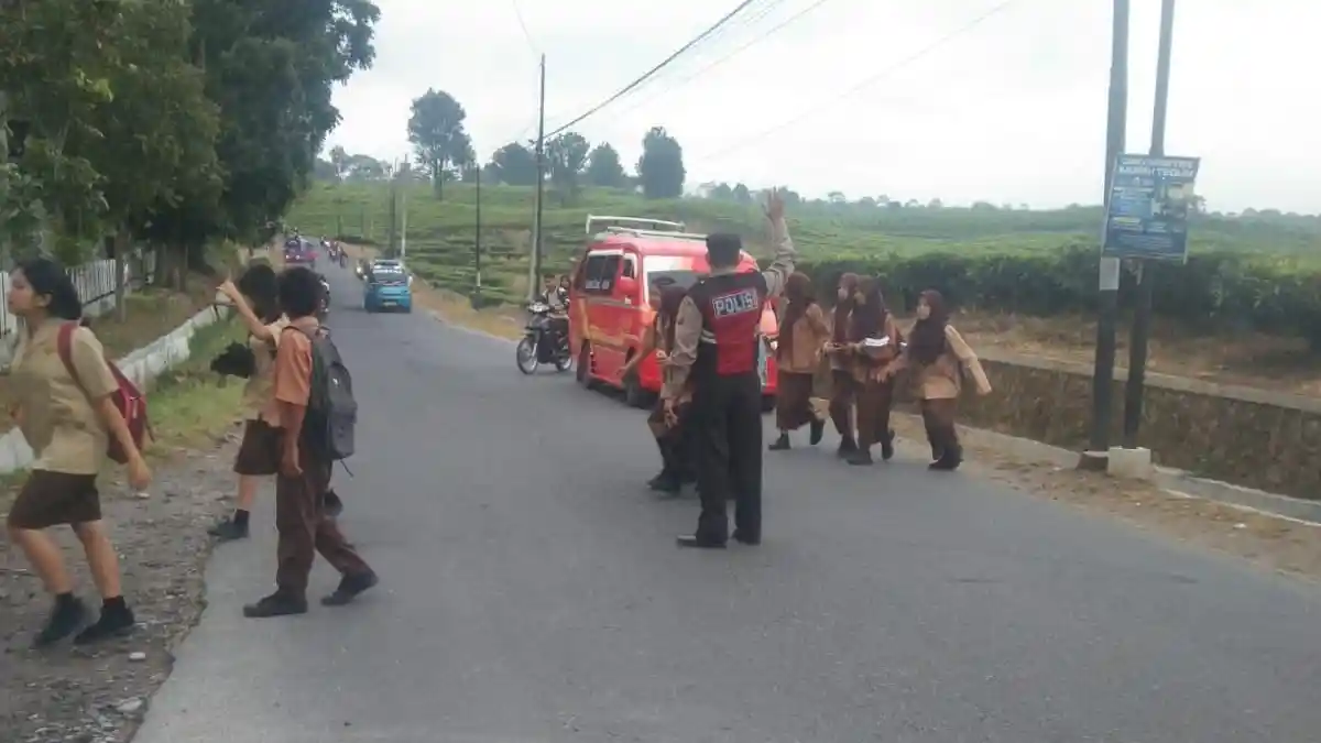 Polsek Sidamanik Strong Point di depan SMA Negeri I Sidamanik