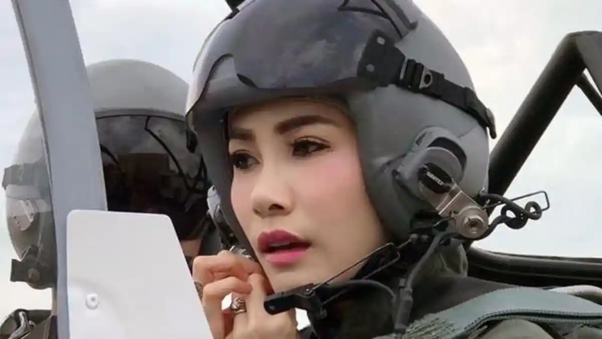 Diduga Ulah Hacker, Foto Seksual Sineenat Selir Raja Thailand Bocor ke Publik