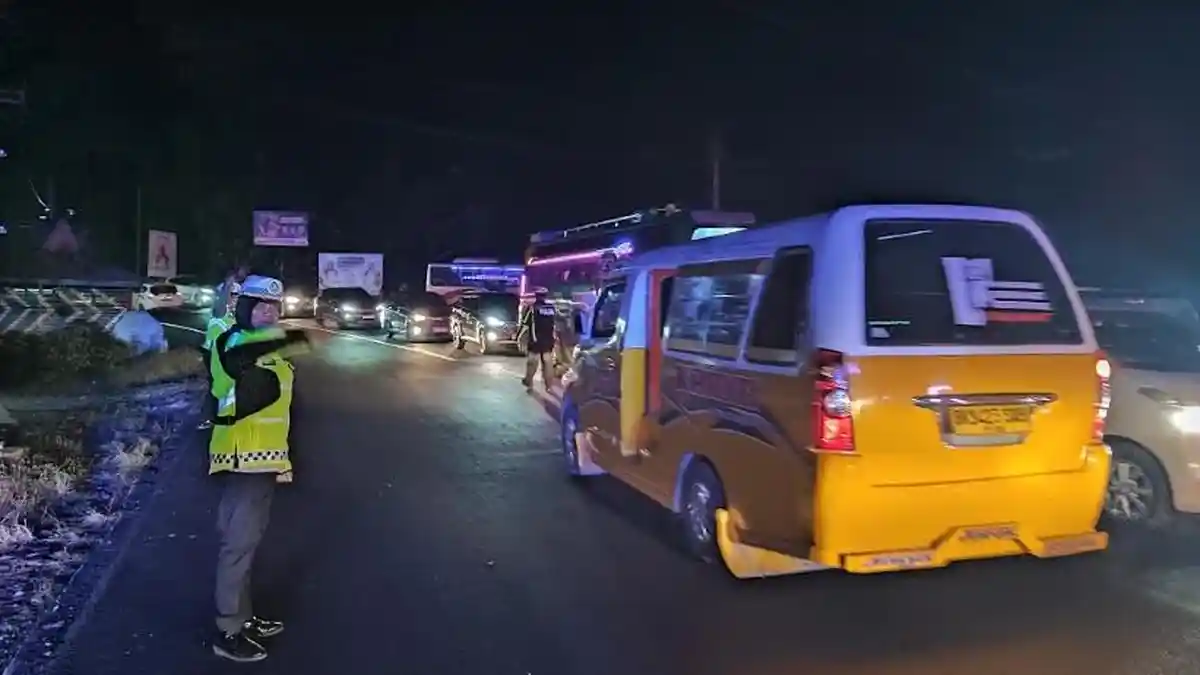 Arus Balik Libur Panjang Jalur Berastagi-Medan Padat, Satlantas Karo Prediksi Ada 5.000 Kendaraan
