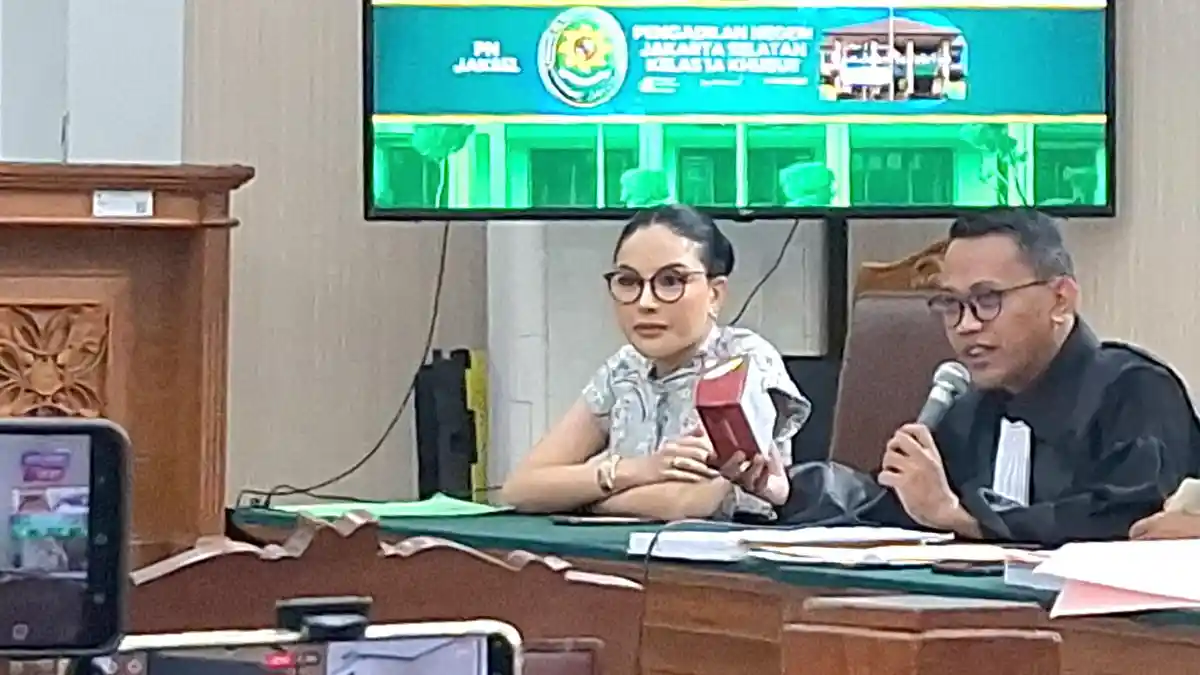 Hakim Melarang Live TikTok saat Sidang Kasus Nikita Mirzani
