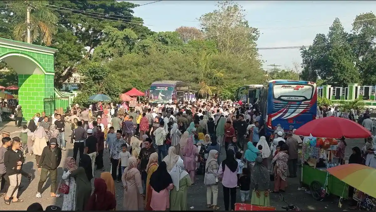 Ratusan Jamaah Haji Tiba di Sarolangun, Disambut Haru Keluarga