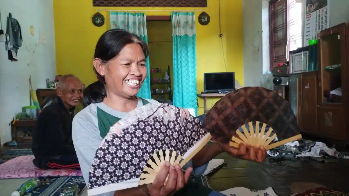 Kipas dan Dompet Made In Klaten Jateng, Banyak Dipesan Untuk Oleh-oleh dan Suvenir Pernikahan