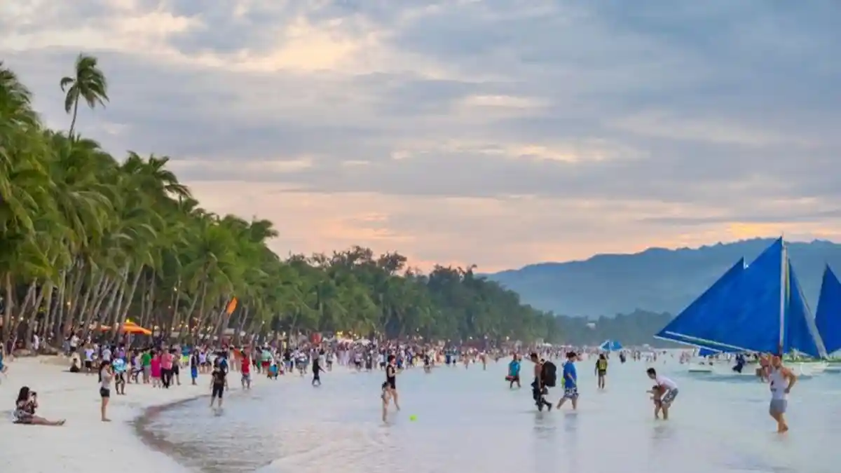 8 Hal yang Wajib Diketahui Sebelum Kunjungi Pulau Boracay Filipina