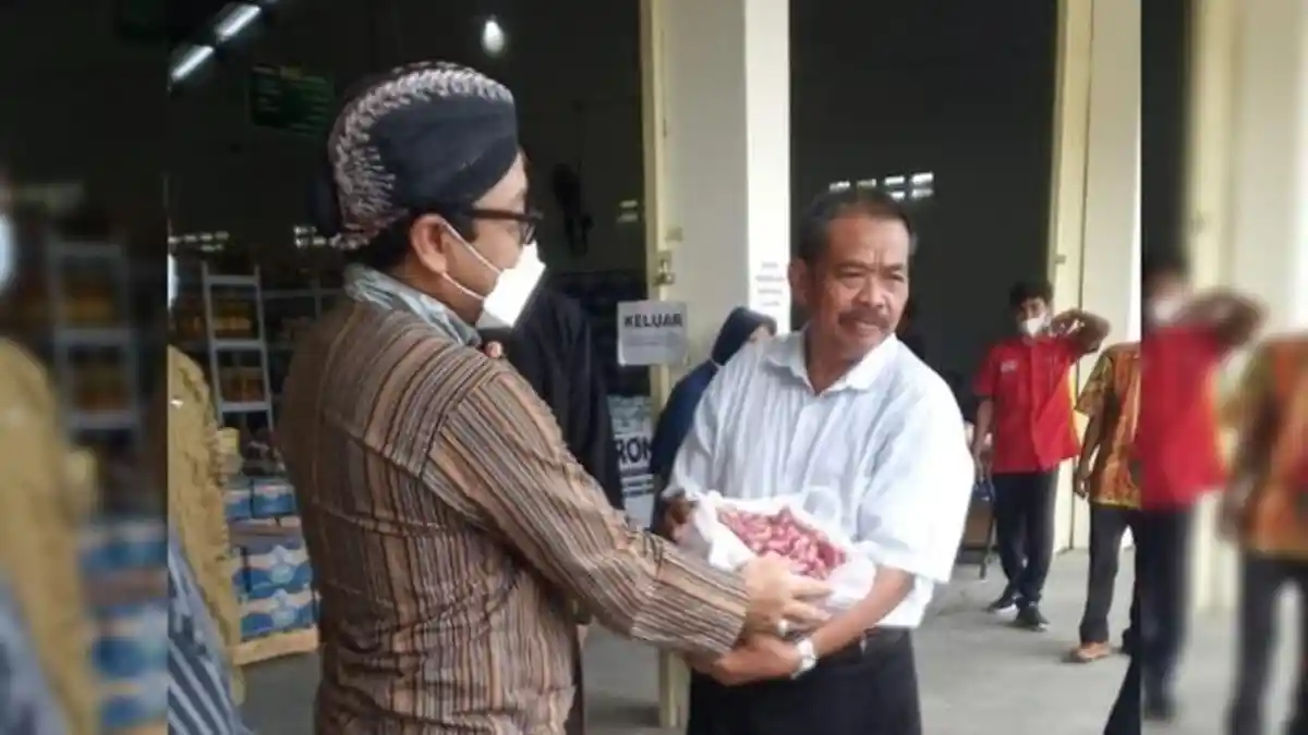 Gubernur Ganjar Pranowo Gencarkan Operasi Pasar, Pedagang Mi dan Bakso Bersyukur