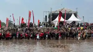 Lomba-tangkap-bebek-festival-omah.jpg