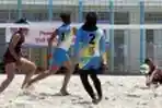 Tim Bola Voli Pasir Putri Jabar Belatih