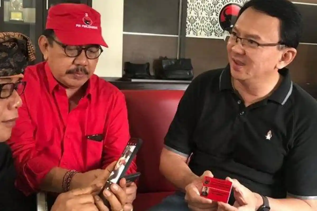 Ahok BTP Pamer KTA PDIP, Resmi Gabung Banteng Moncong Putih Dua Hari Setelah Bebas