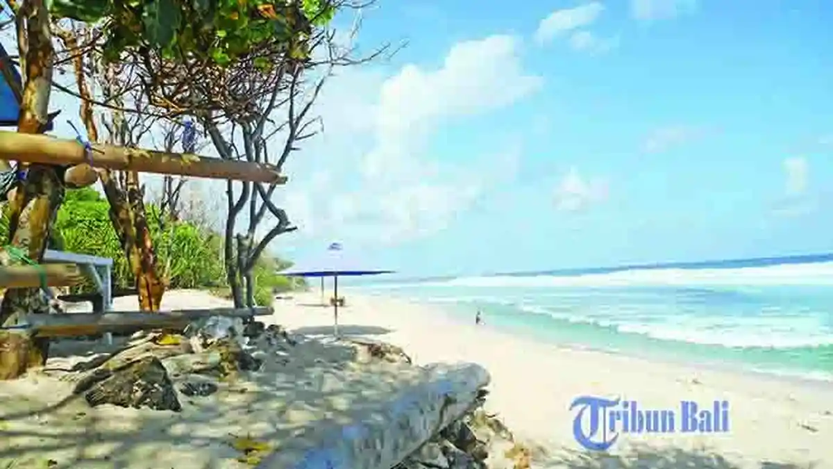 Menyusuri Bukit Demi Cantiknya Pantai Nunggalan di Kawasan Pecatu, Bali