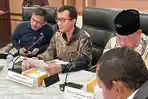 Munafrizal-Manan-Direktur-Dirjen-Pelayanan-dan-Kepatuhan-HAM-Kementerian-HAM-rapat.jpg