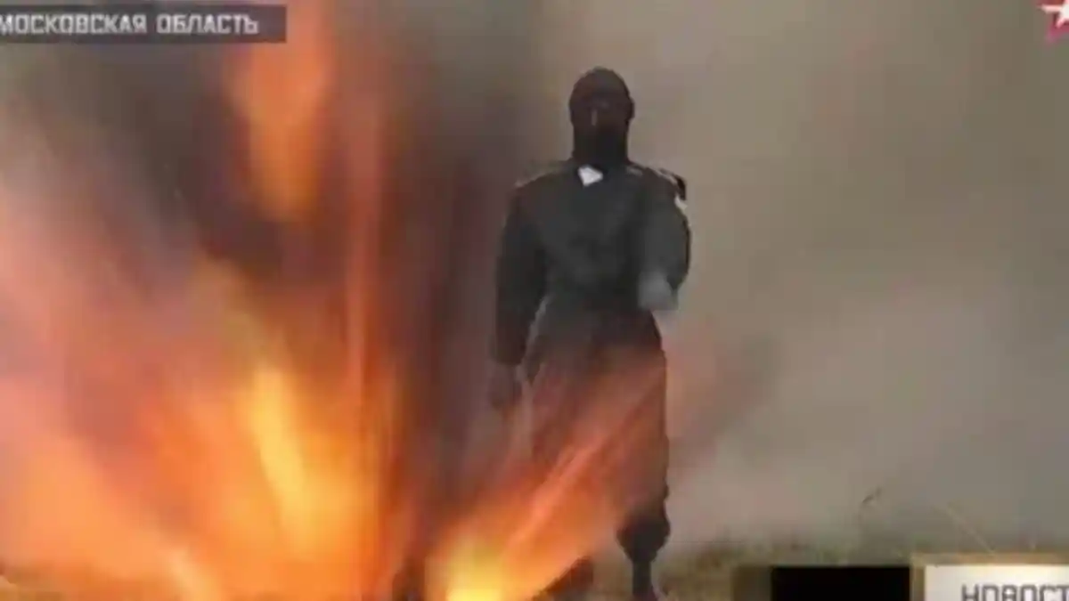 Tentara Rusia Bisa Tembus Kombaran Api dan Ledakan Geranat Dengan 'Pakaian Superman'