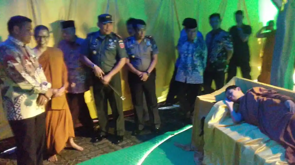 Bupati Bone Hadiri Perayaan Waisak di Vihara Dharma Palakka